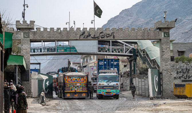Torkham Border Post – a major crossing point for Afghans being returned to Afghanistan (source: Arab News)